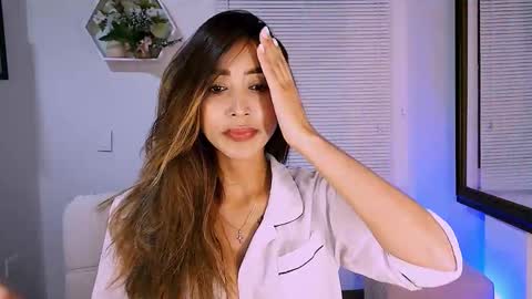 Nycole online show from March 22, 2:26 am