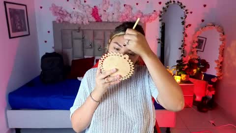 nyla  online show from April 7, 7:05 pm