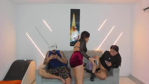 nympho_nathy_sophi online show from December 2, 12:47 pm