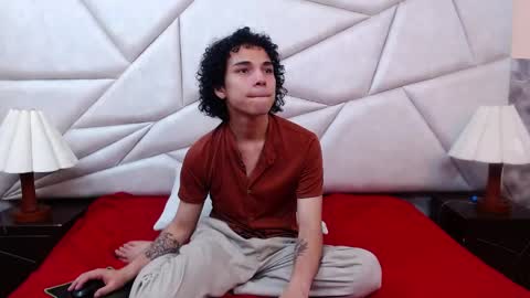 nyx_and_arian online show from April 21, 1:53 am