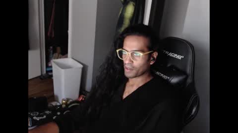 o0st0ned0o online show from January 1, 3:57 pm