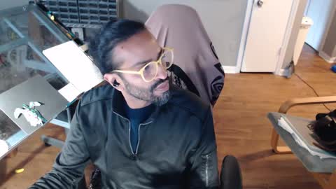 o0st0ned0o online show from February 8, 7:05 pm