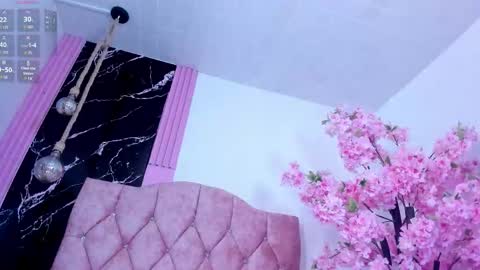 MAILY  online show from November 28, 8:27 pm