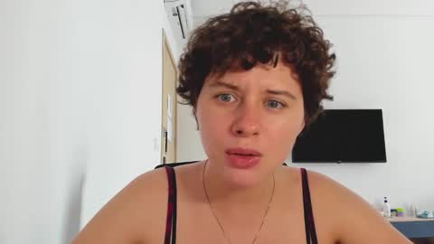 Evie online show from February 5, 6:17 am