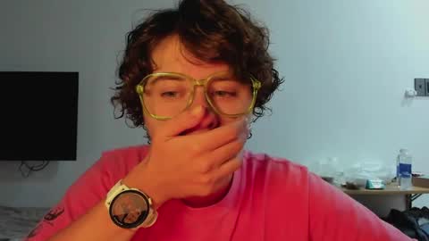 Evie online show from April 15, 5:16 pm