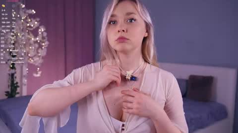 Alice online show from April 3, 7:54 pm