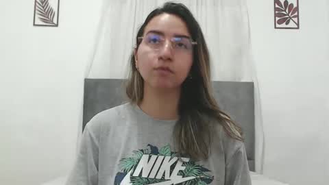 Val online show from February 22, 8:22 pm