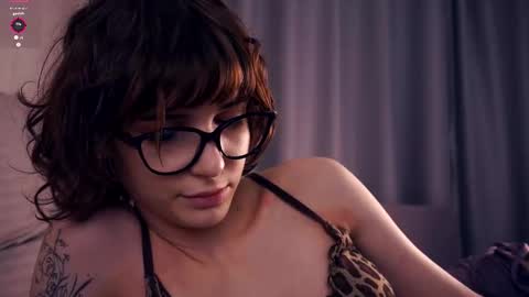 Thea online show from November 10, 7:49 pm