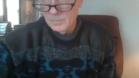 Officer online show from December 25, 3:49 pm