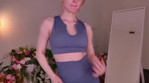 Lily online show from April 20, 2:20 pm