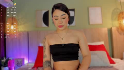 Holly online show from February 10, 11:35 am