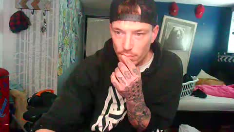 who dares  toss me some  tips lets have fun online show from November 26, 7:43 pm