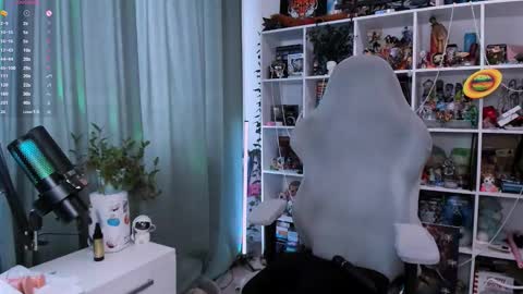 Clementine  Clem  online show from February 11, 10:41 am