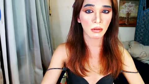 IM CHIE  DONT FORGET TO FOLLOW ME  MAKE ME SMILE HERE  THUMB UP FOR 25TOK  online show from June 28, 5:20 pm