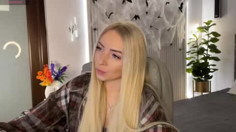 Emma online show from October 27, 1:16 am