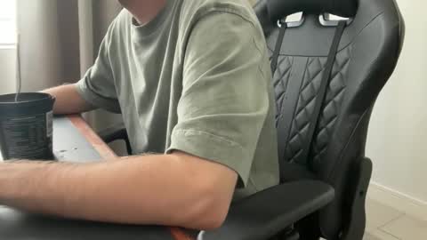 ohmymichael online show from February 15, 1:32 pm