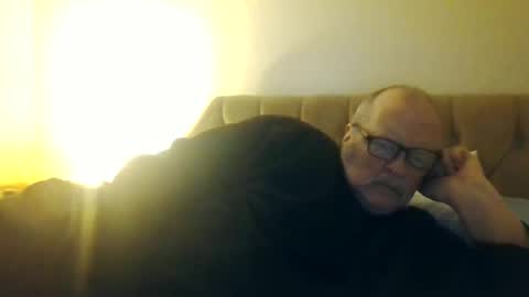 oldfkr69 online show from February 10, 4:04 am