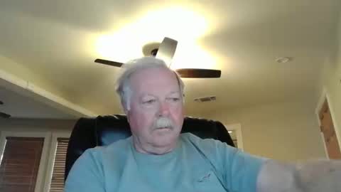 Snapshot of oldlakeguy chatting on September 23, 12:04 am OldLakeGuy online show from September 23, 12:04 am