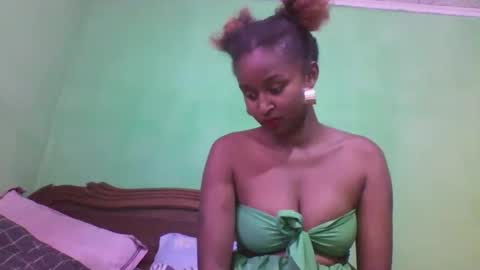 olinah610 online show from October 28, 8:48 am