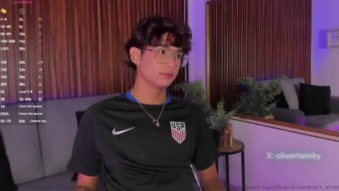 oliver20__ online show from April 17, 5:32 am