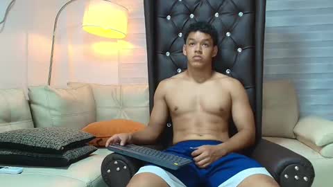 O L I V E R online show from June 1, 2:35 am