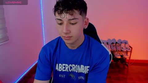 oliveeer online show from September 23, 7:20 pm