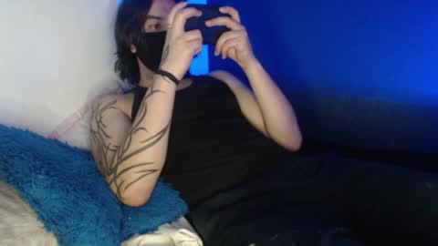 Snapshot of oliver_laid_2023 chatting on January 27, 7:56 am oliver_laid_2023 online show from January 27, 7:56 am