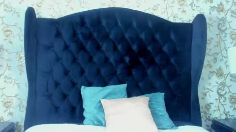  OLIVER  online show from April 18, 7:07 pm