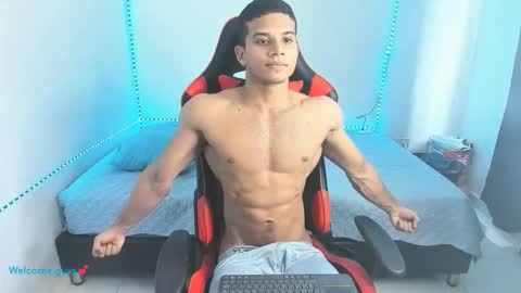 oliver thompsson online show from April 6, 7:15 pm