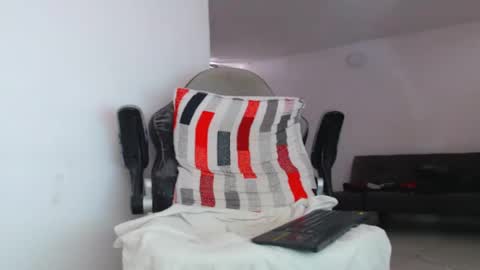 Snapshot of oliverdrew1 chatting on September 19, 4:22 pm oliver online show from September 19, 4:22 pm