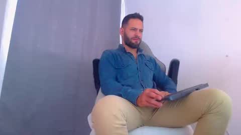 Snapshot of oliverdrew1 chatting on December 31, 4:46 pm oliver online show from December 31, 4:46 pm