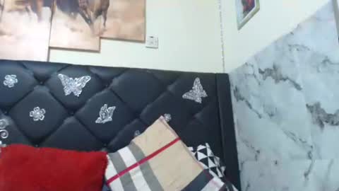 Olivia online show from February 2, 12:46 pm