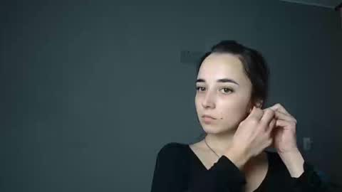 Olivia online show from November 18, 1:58 pm