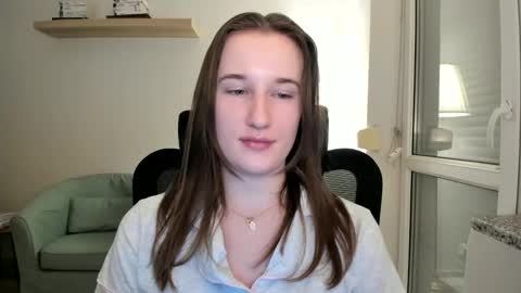 Oliwiaa2004 online show from December 11, 6:20 pm