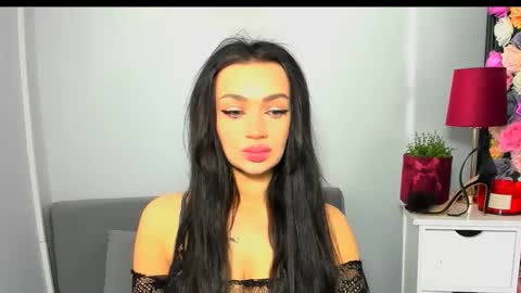 OliviaDirty online show from April 4, 9:05 am