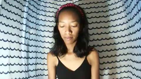 oliviah27 online show from November 26, 1:47 am