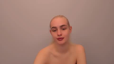 oliviaBeauty online show from December 21, 9:10 pm