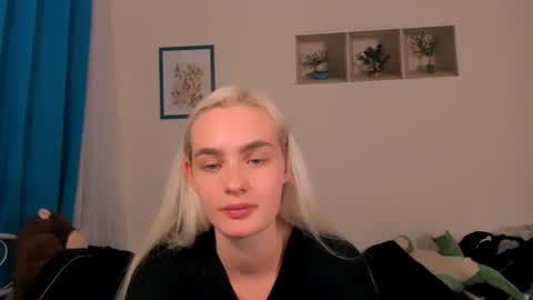 oliviaBeauty online show from June 16, 9:30 pm