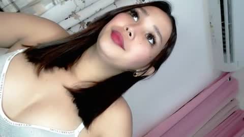 oliviahutton online show from June 26, 10:32 am