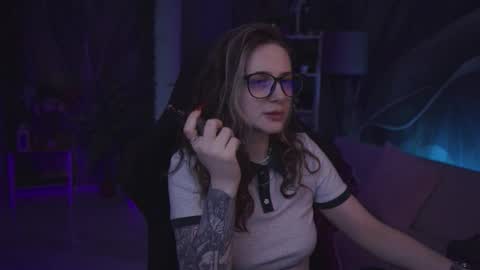 Liv online show from February 3, 2:30 am