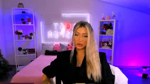 Olivia online show from January 20, 8:30 am