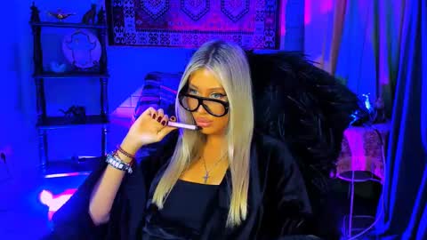 Olivia online show from February 25, 11:32 am