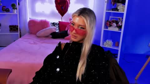 Olivia online show from March 3, 2:28 pm