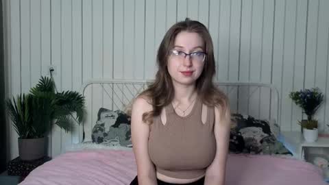 Kylie online show from October 12, 6:21 pm