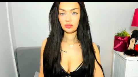 OliviaWomen online show from February 2, 10:22 am