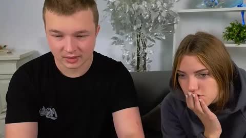 Snapshot of ollistiw chatting on October 22, 8:17 am Olli and Stiw online show from October 22, 8:17 am