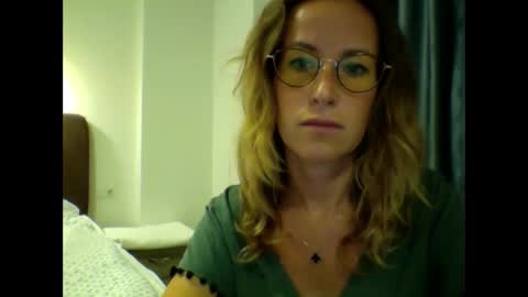 olyra11 online show from January 11, 9:32 pm