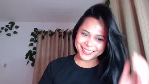 Snapshot of omariaennaid chatting on January 15, 1:02 am Angel online show from January 15, 1:02 am