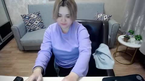 Snapshot of omg_itsperfect chatting on September 28, 8:18 pm Fina online show from September 28, 8:18 pm