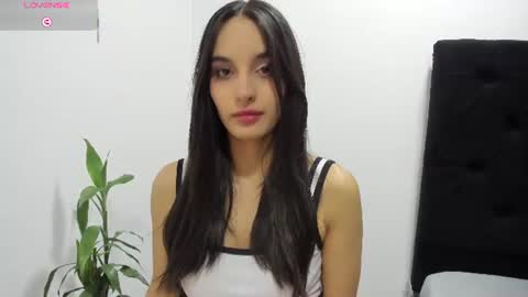 Violette online show from August 7, 1:15 am